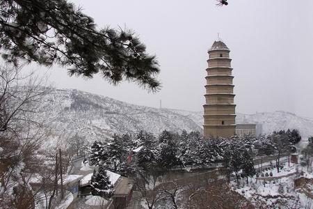 ◆延安寶塔山景區(qū)(國(guó)家AAAA級(jí)旅游景區(qū))